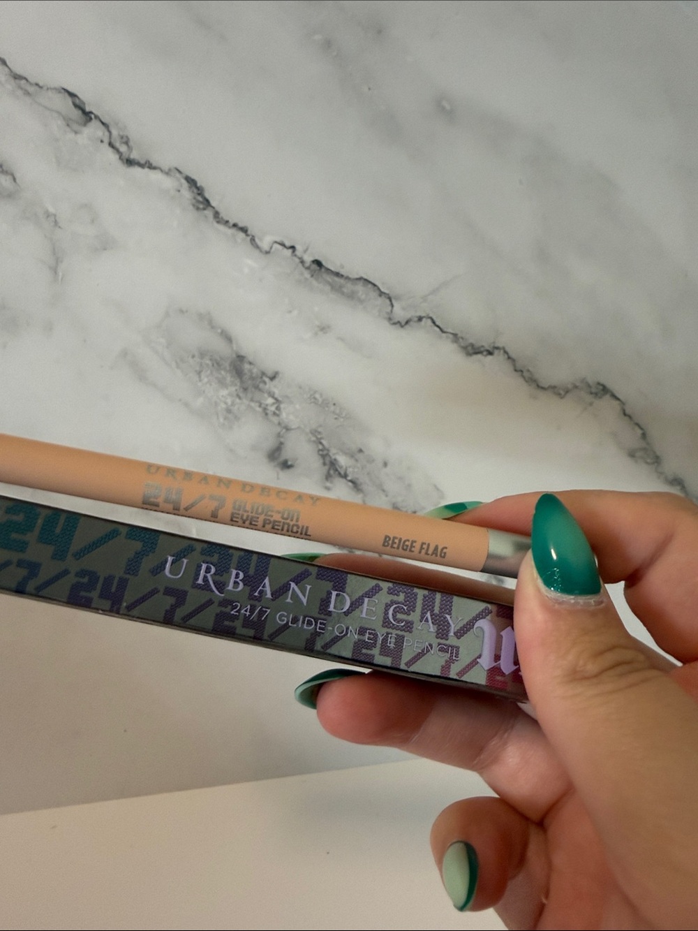 Urban Decay 24/7 Glide-On Eye Pencil in Beige Flag - Nude